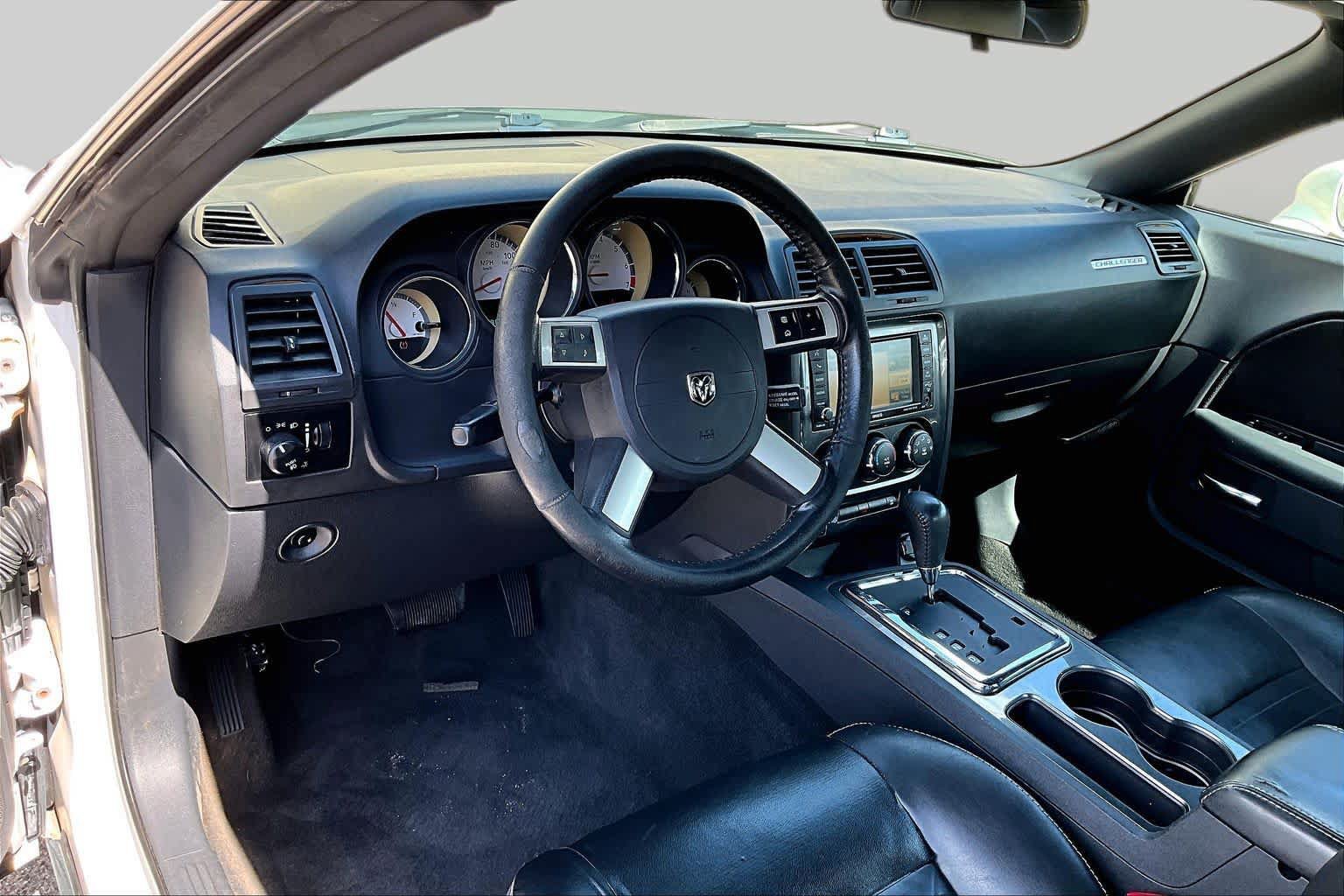 Used 2010 Dodge Challenger SE RWD image 18