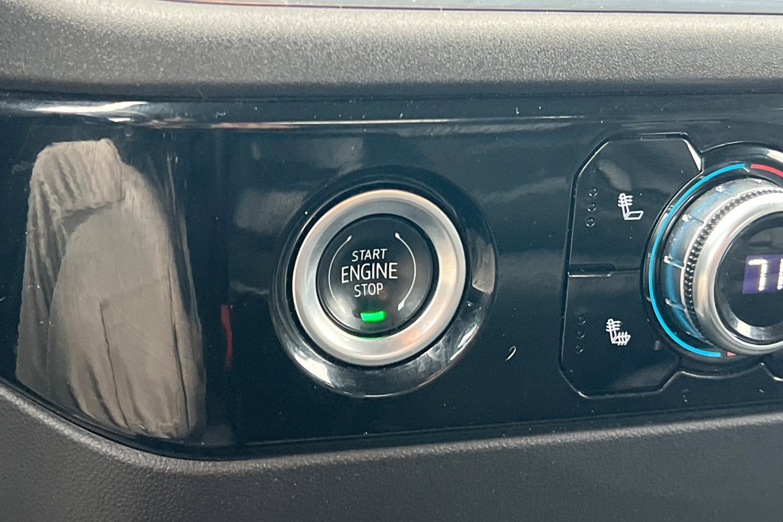 Used 2024 GMC Sierra 1500 SLT image 33