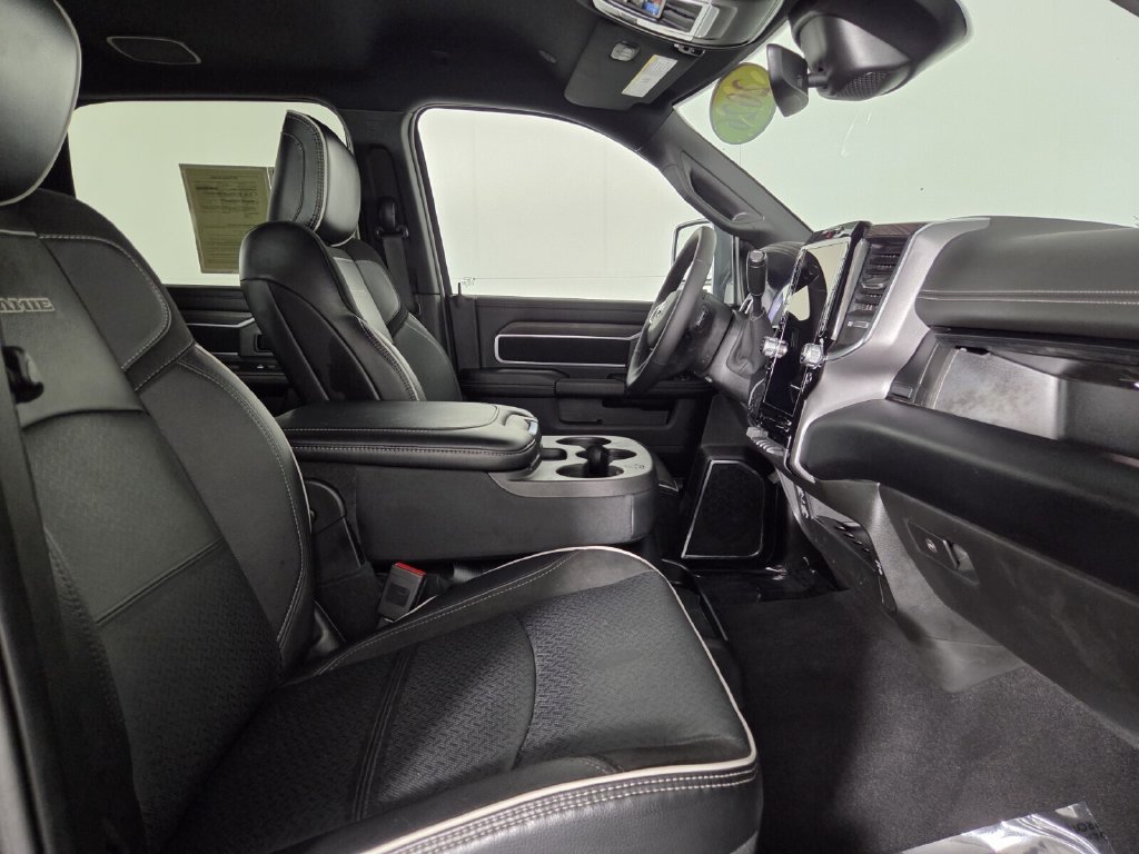 Used 2026 RAM 2500 Laramie AWD/4WD image 30