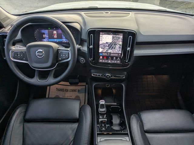 Certified 2023 Volvo XC40 B5 Ultimate w/ Protection Package Premier image 19