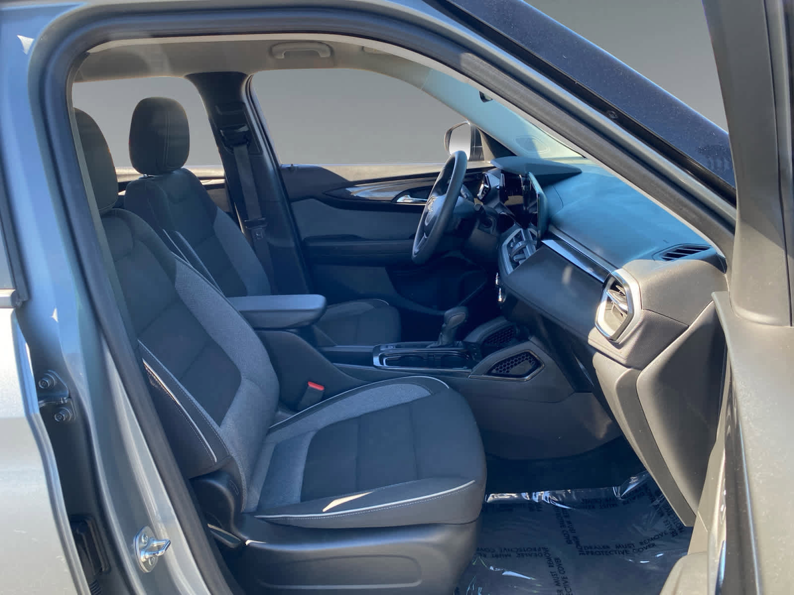 Used 2024 Chevrolet TrailBlazer LS image 15