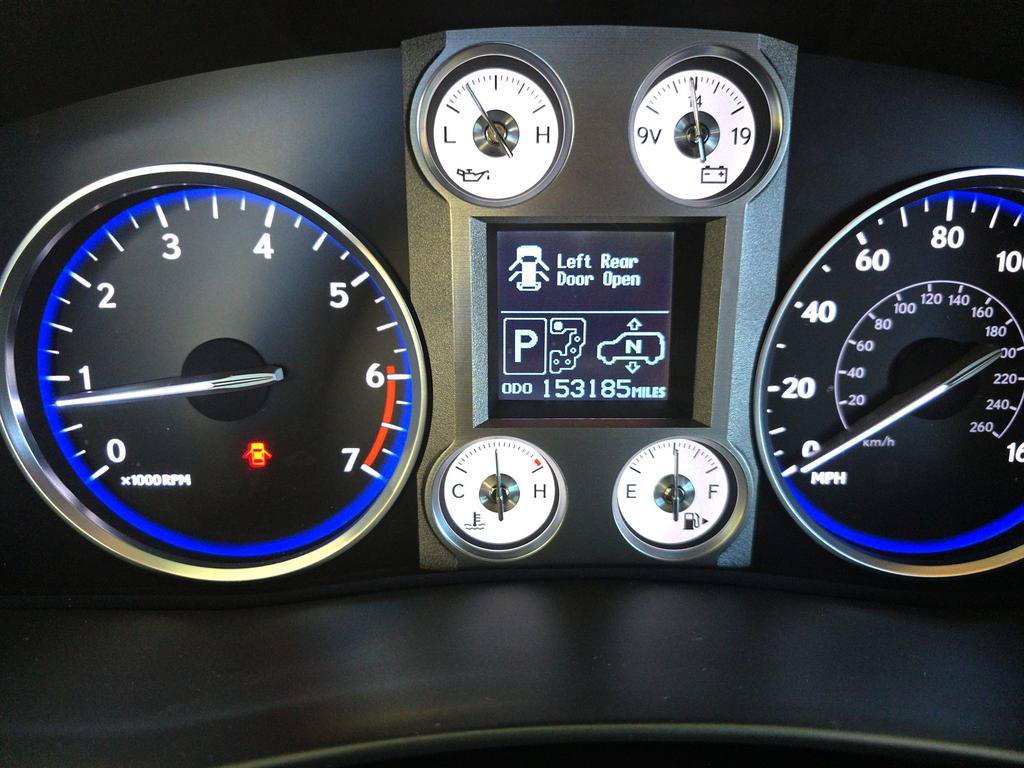 Used 2010 Lexus LX 570 4WD image 18