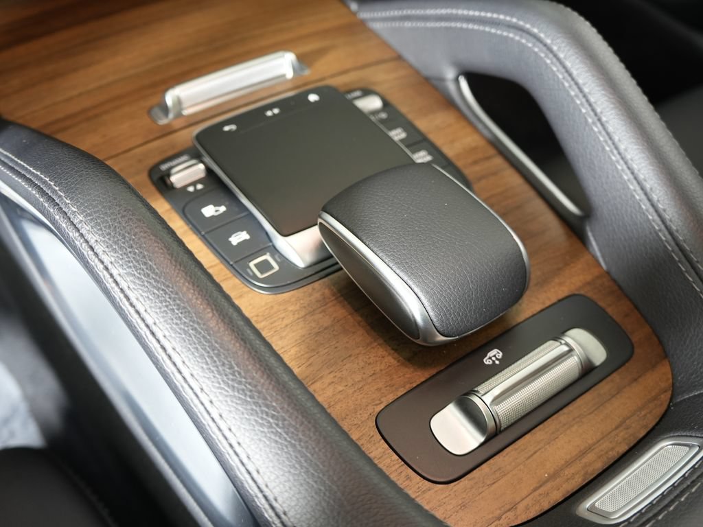 Used 2025 Mercedes-Benz GLS 450 4MATIC w/ AMG Line Exterior image 24