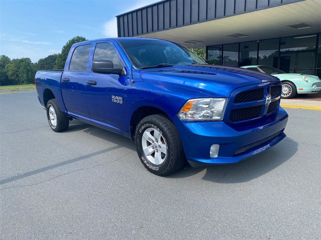 Used 2018 RAM 1500 Express RWD image 1