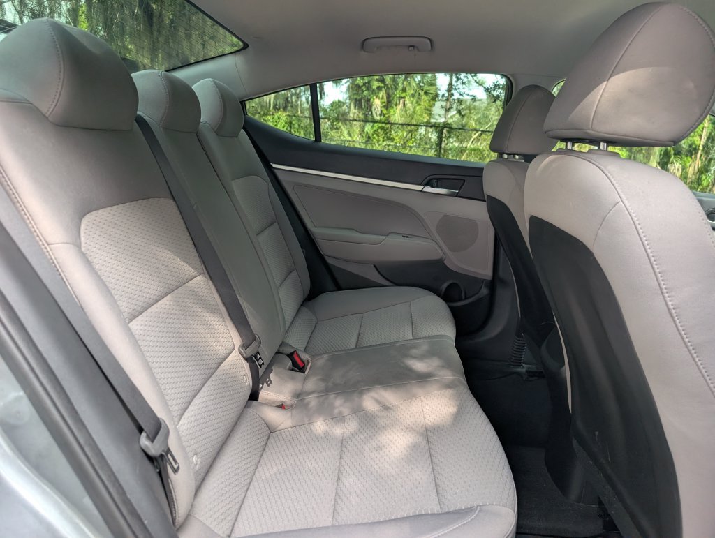 Used 2019 Hyundai Elantra SE FWD image 19