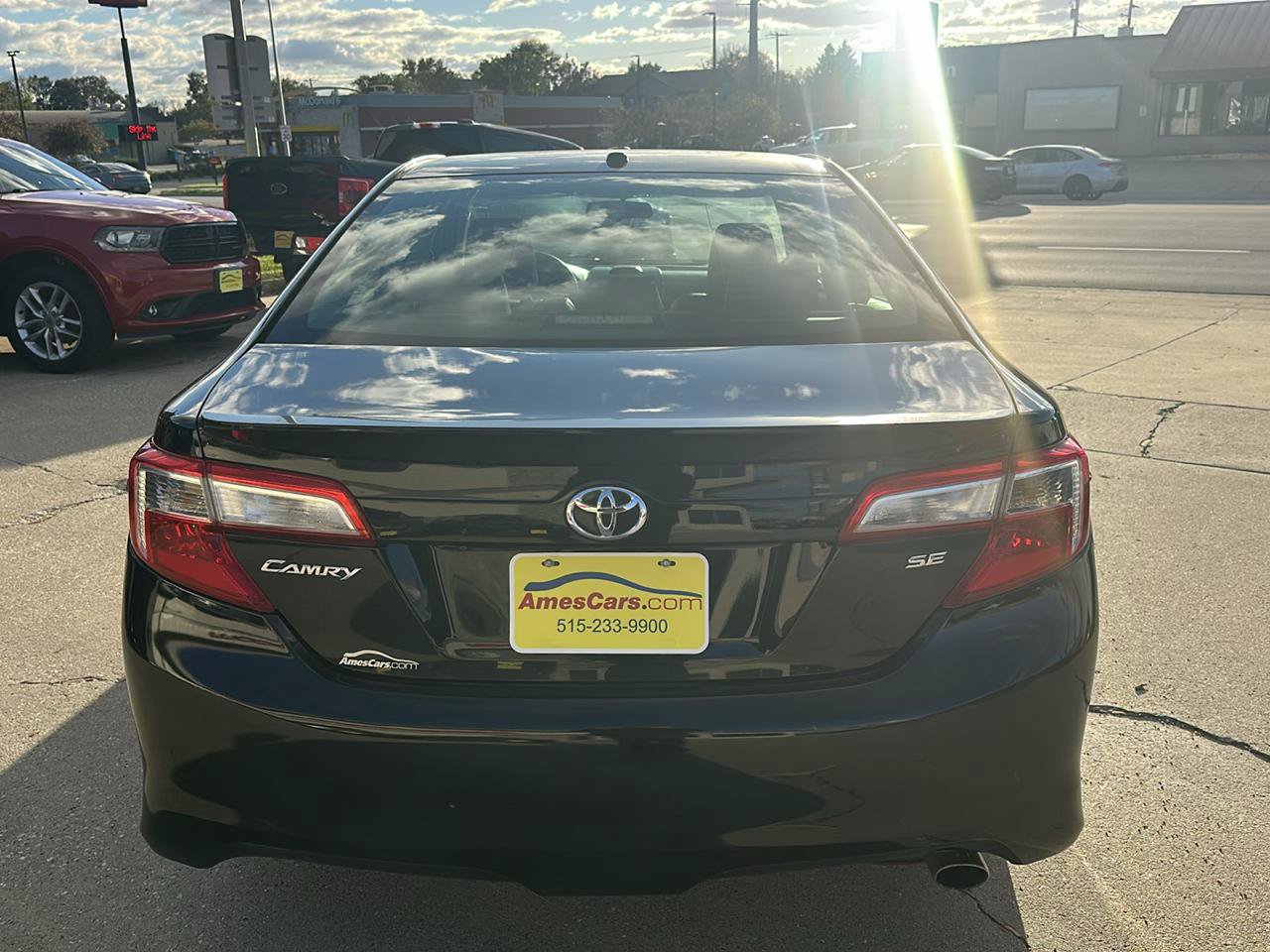 Used 2014 Toyota Camry SE FWD image 5