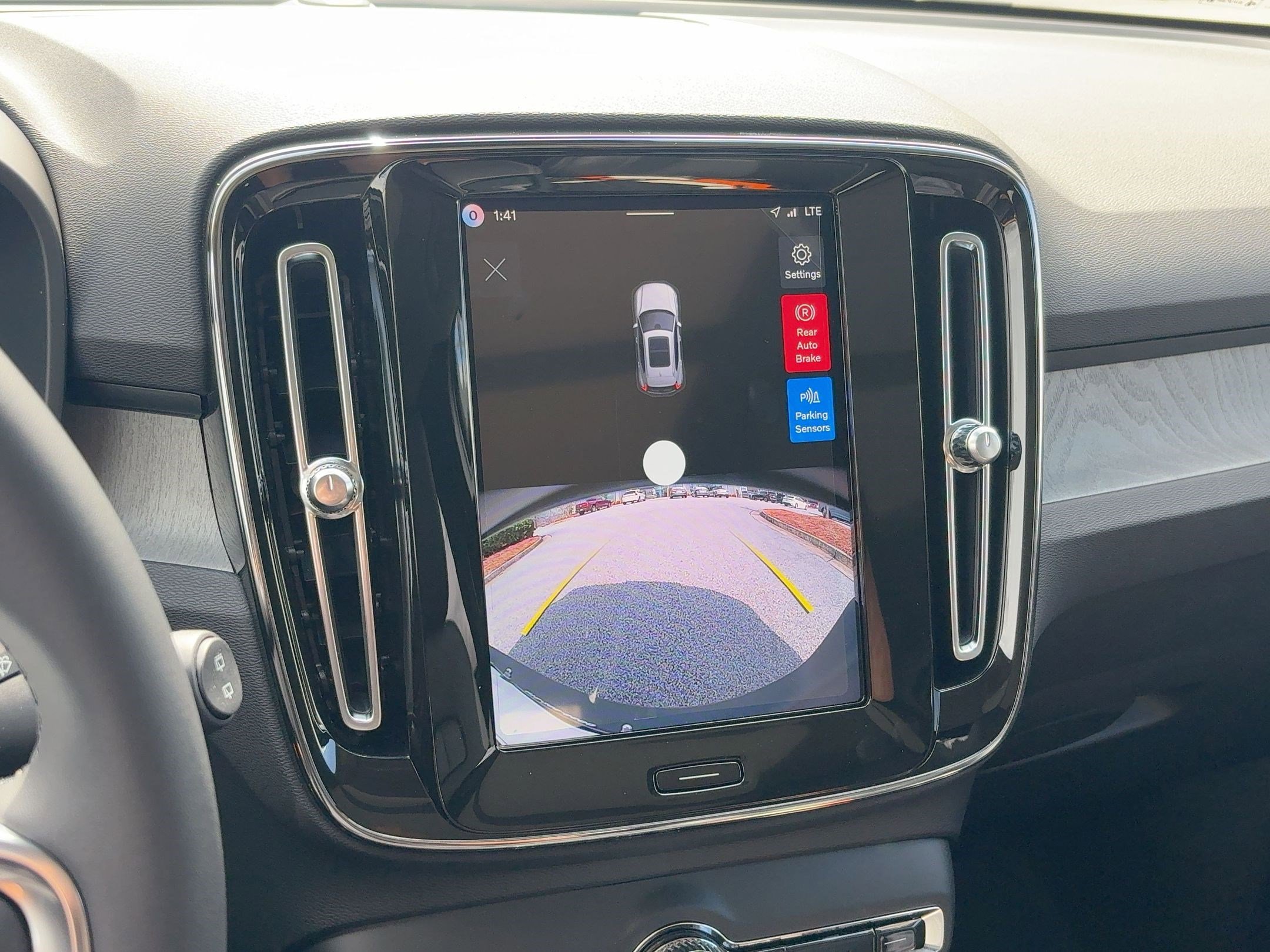 New 2026 Volvo XC40 B5 Core w/ Protection Package image 29