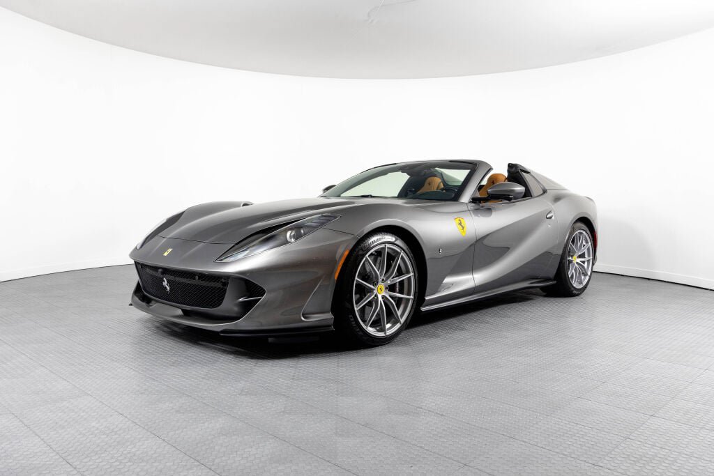 Used 2023 Ferrari 812 GTS RWD image 9