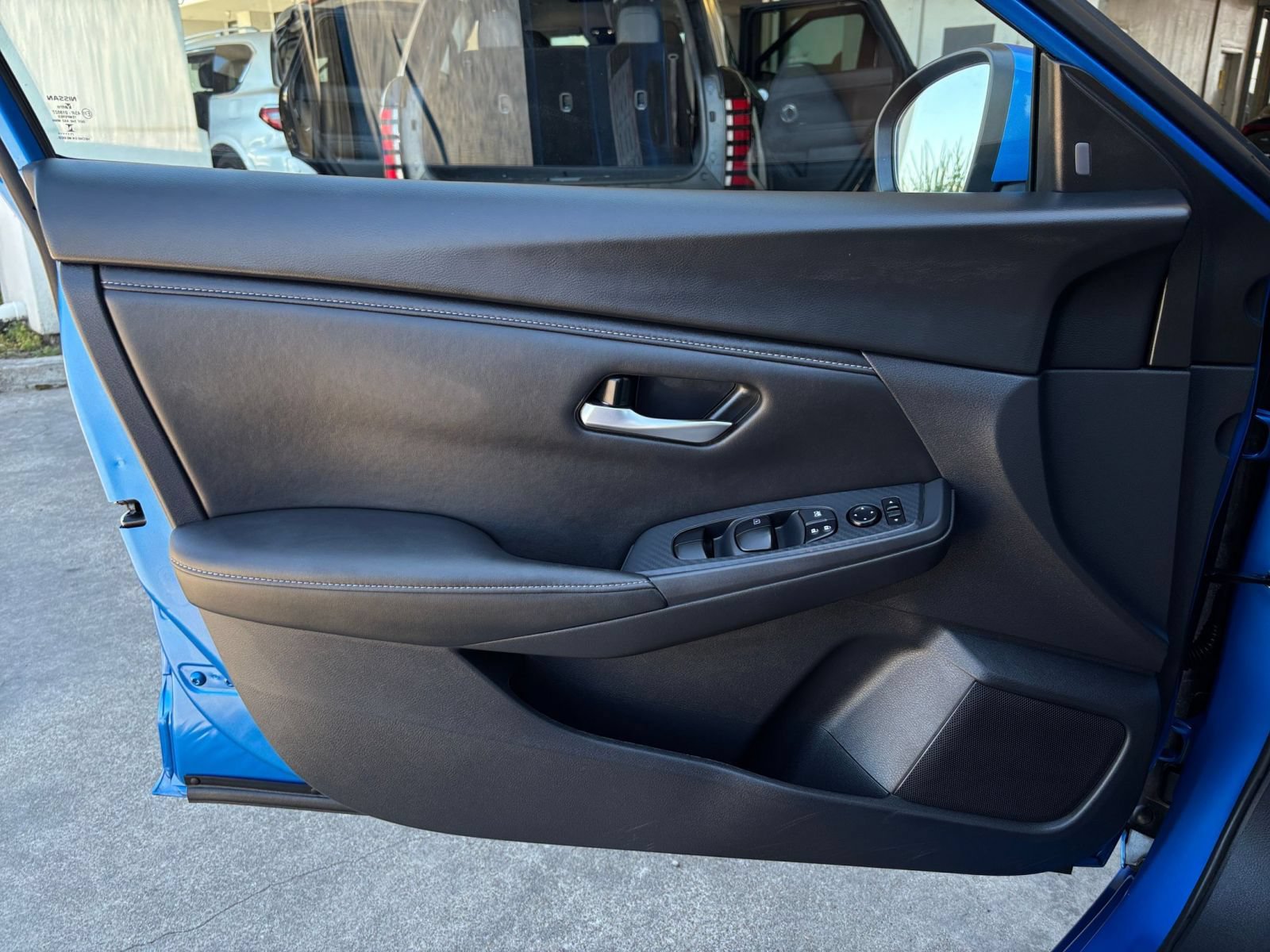 Used 2025 Nissan Sentra SV FWD image 18