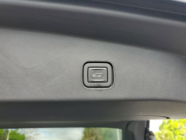 Used 2024 Cadillac Lyriq Sport image 8