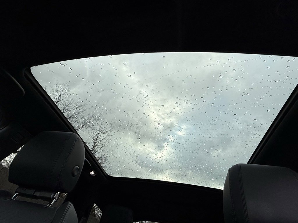 Certified 2025 Land Rover Discovery Sport Dynamic SE image 29