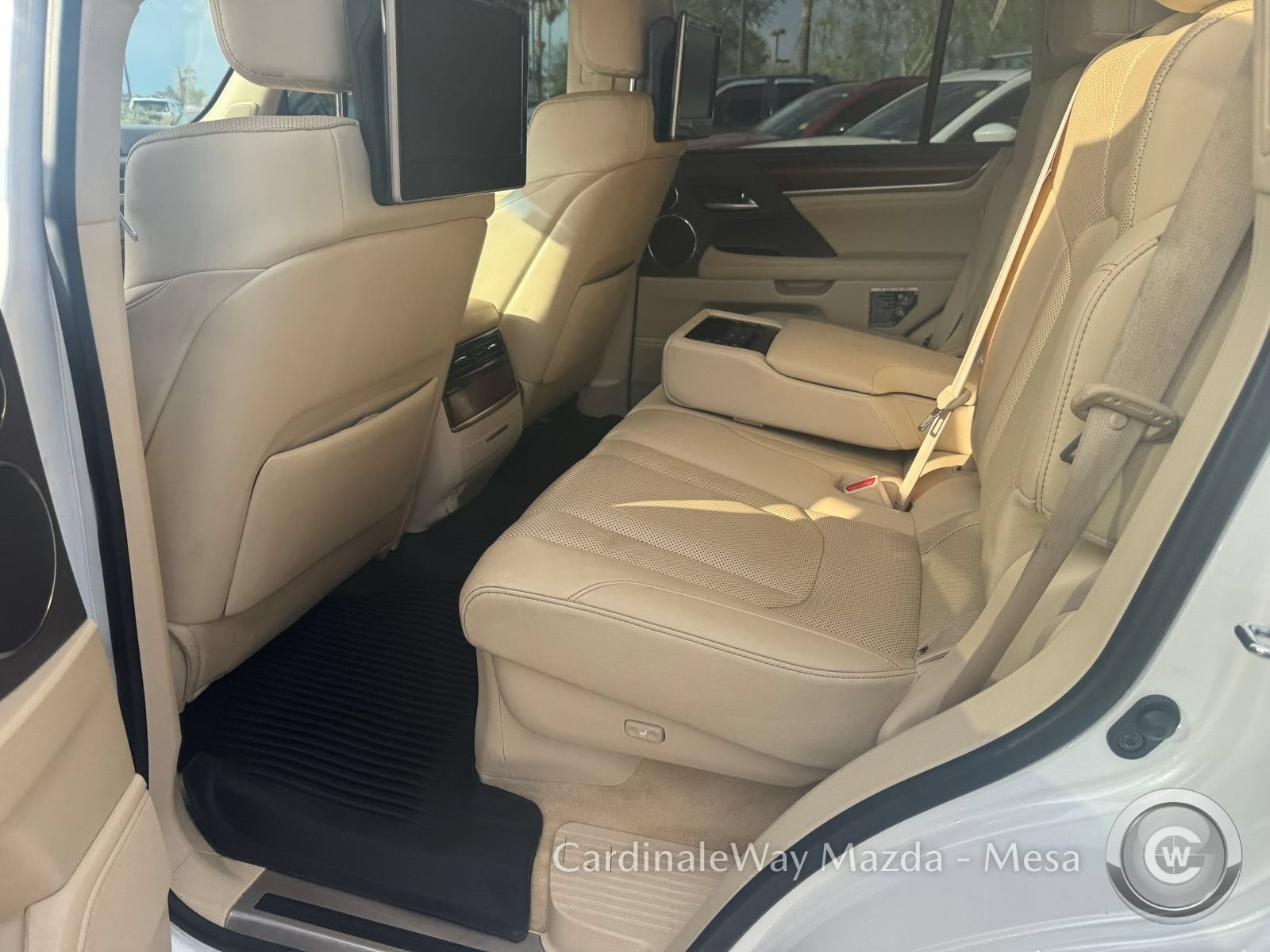 Used 2021 Lexus LX 570 4WD w/ Luxury Package image 15