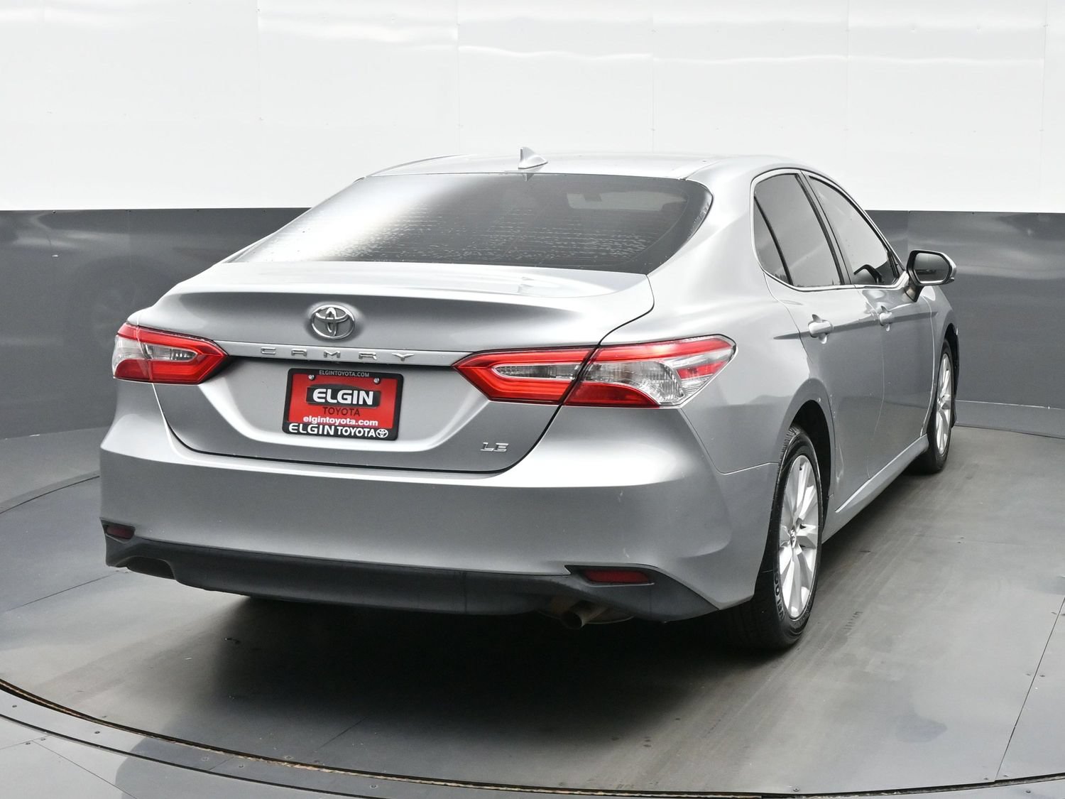 Used 2019 Toyota Camry LE FWD image 5