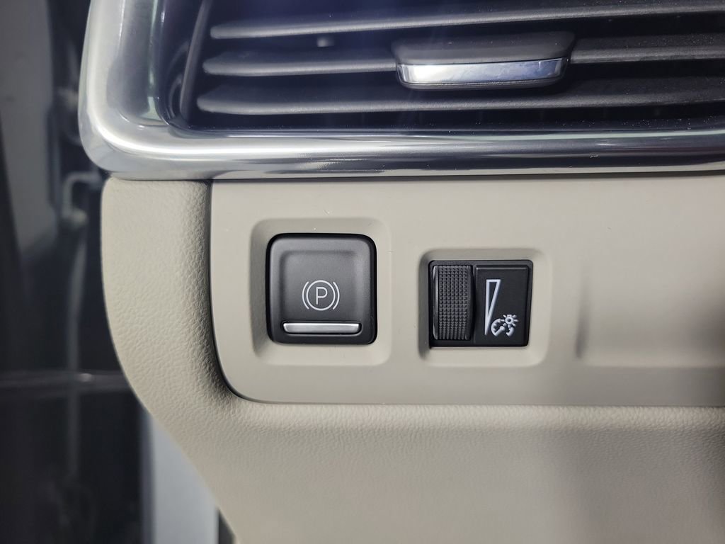 Certified 2023 Cadillac XT4 Luxury image 30