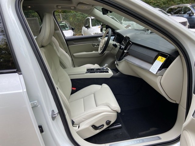 New 2026 Volvo XC90 B6 Ultra image 17