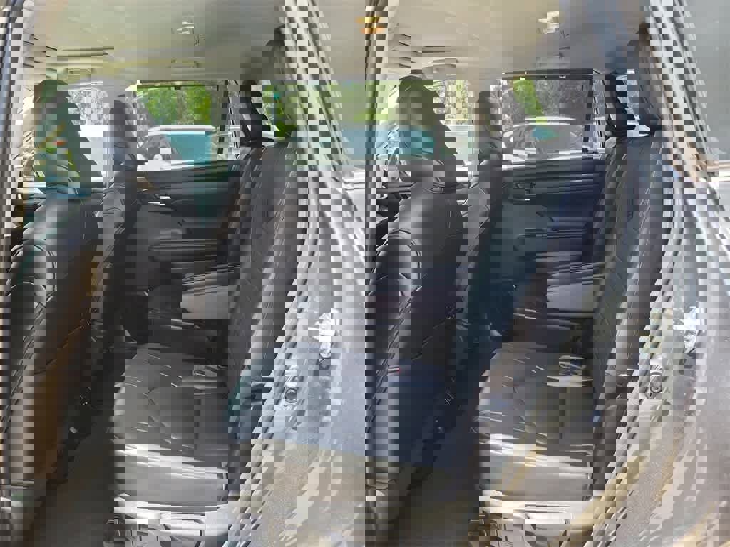 Used 2020 Toyota Highlander XLE image 11