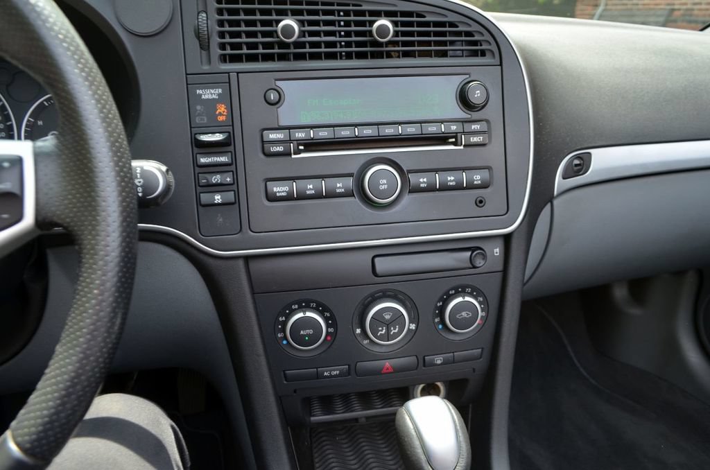 Used 2007 Saab 9-3 2.0T w/ Anniversary Pkg FWD image 7