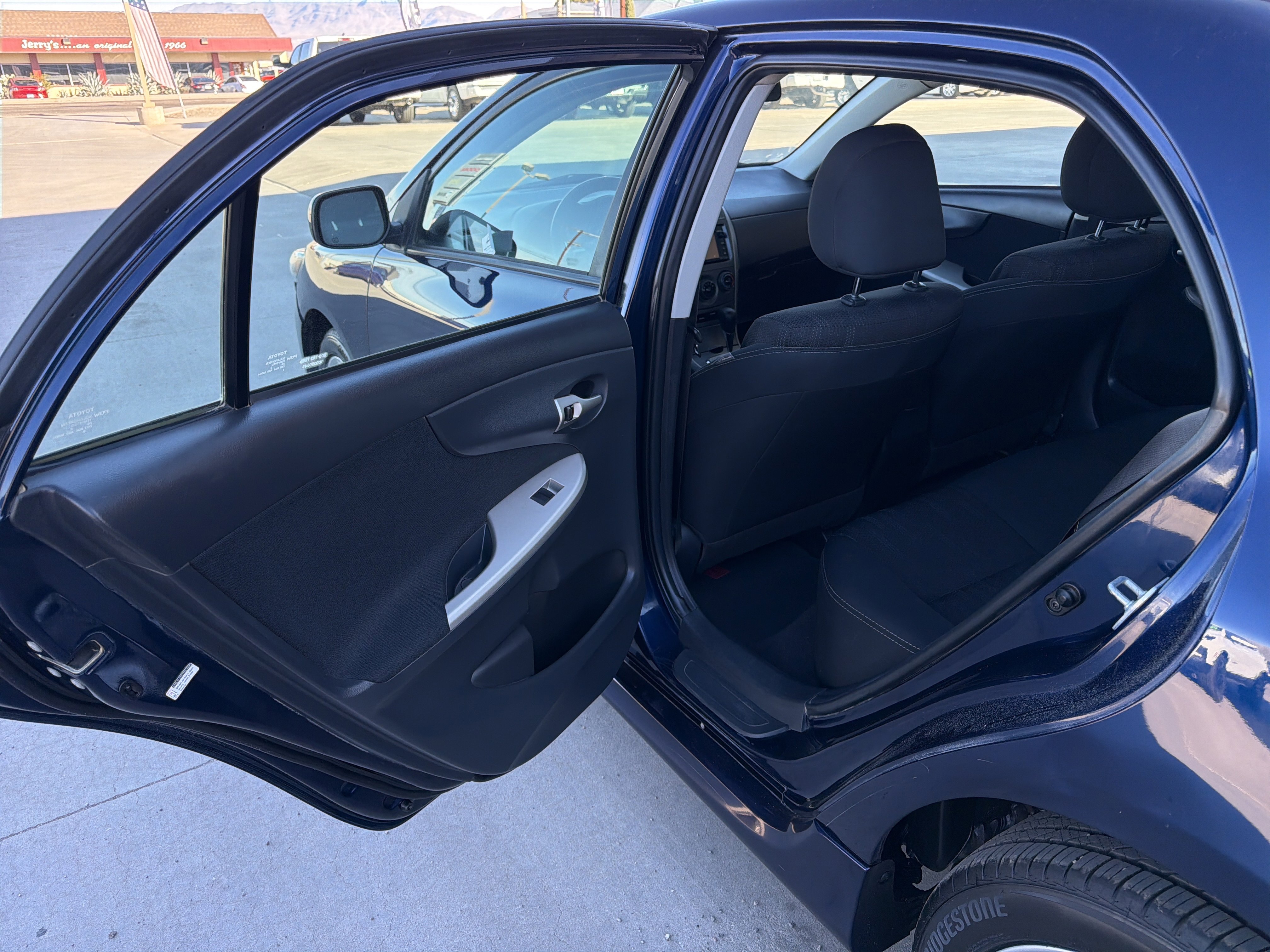 Used 2013 Toyota Corolla image 8