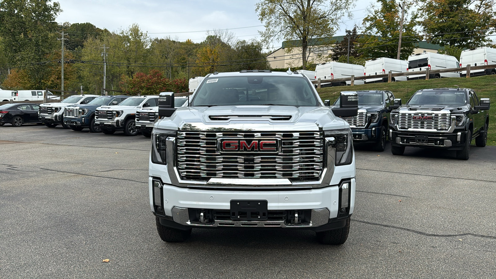 New 2026 GMC Sierra 2500 Denali w/ Denali Reserve Package image 3