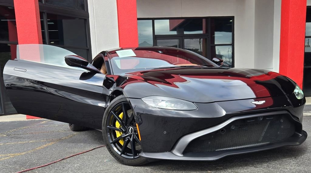 Used 2020 Aston Martin V8 Vantage Coupe image 23