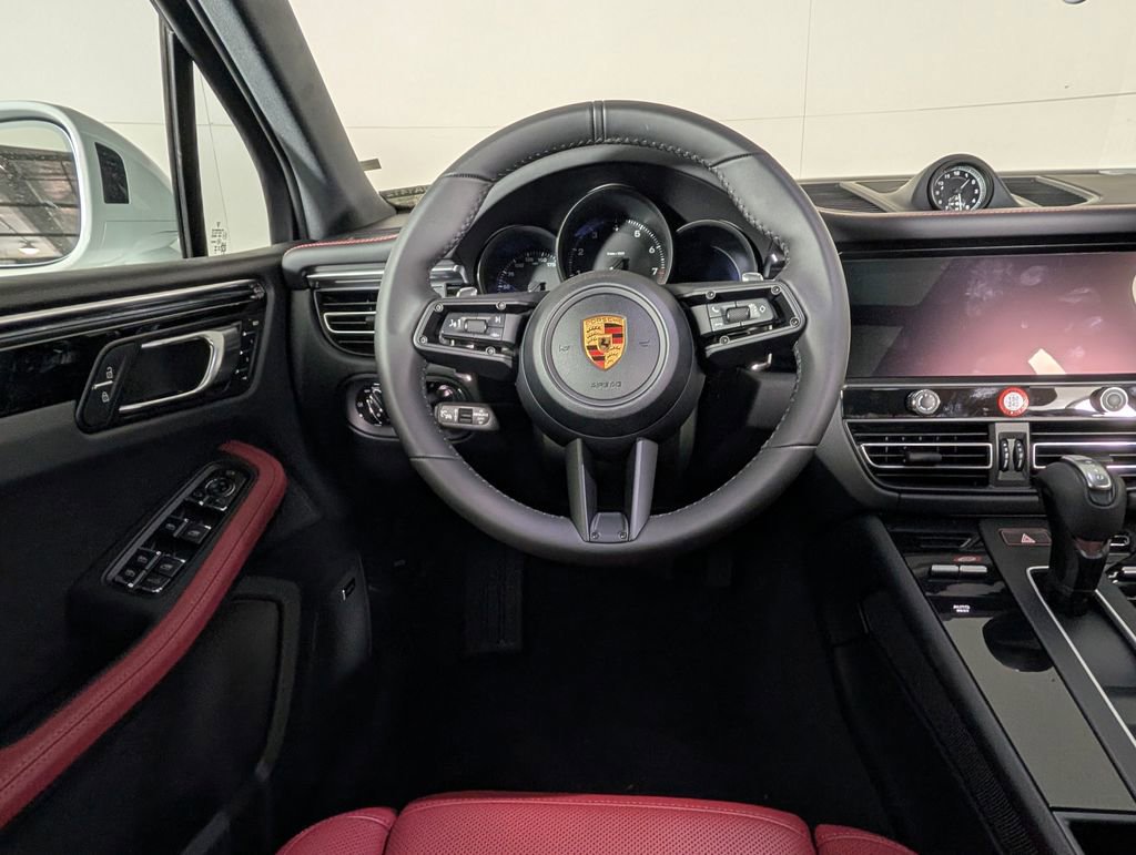New 2026 Porsche Macan image 22