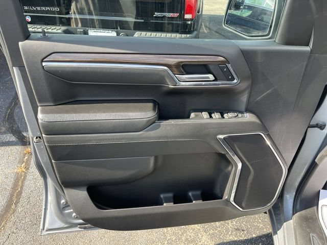 Used 2024 Chevrolet Silverado 1500 RST w/ Z71 Off-Road Package AWD/4WD image 4
