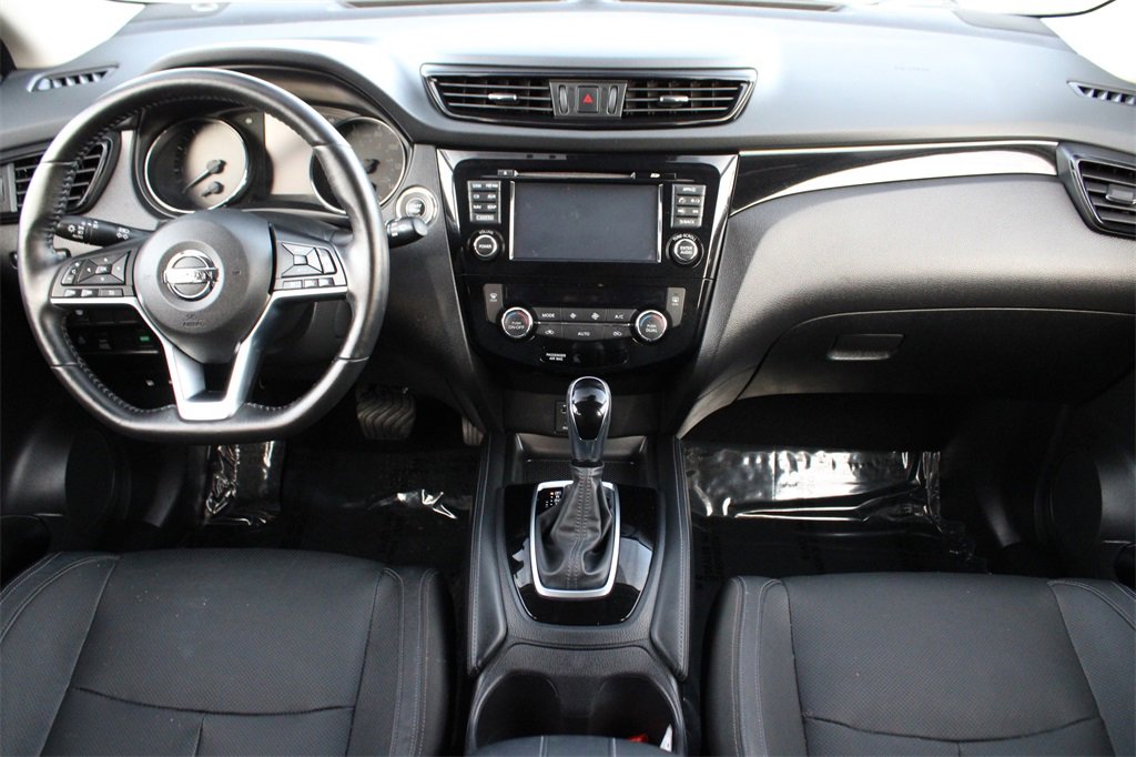 Used 2018 Nissan Rogue Sport SL w/ SL Premium Package image 17