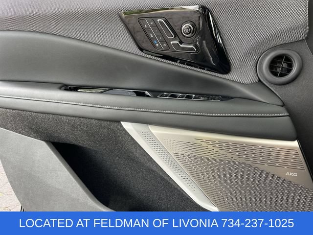 Used 2025 Cadillac Optiq Luxury 2 AWD/4WD image 22