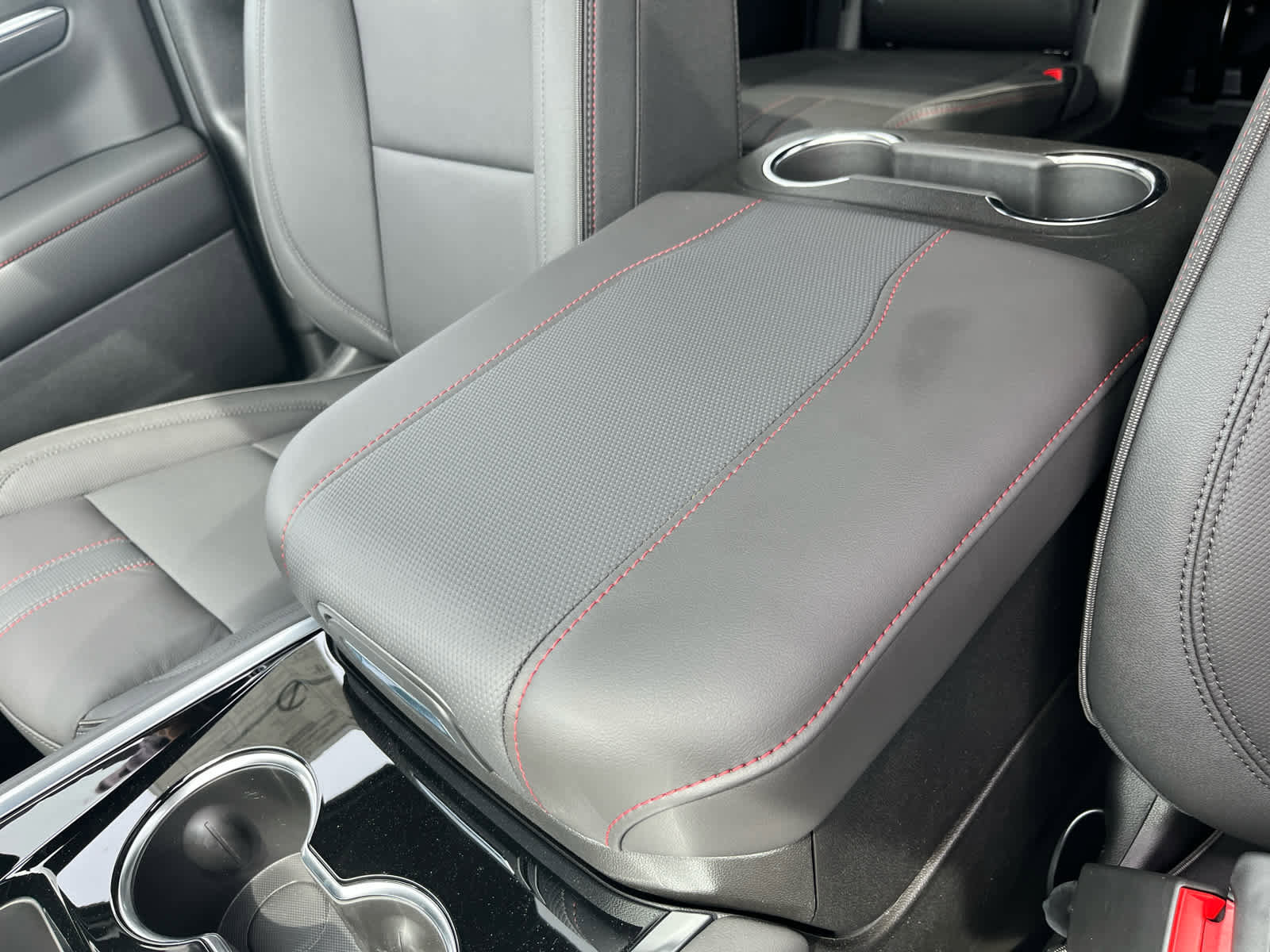 New 2026 Chevrolet Suburban RST image 22
