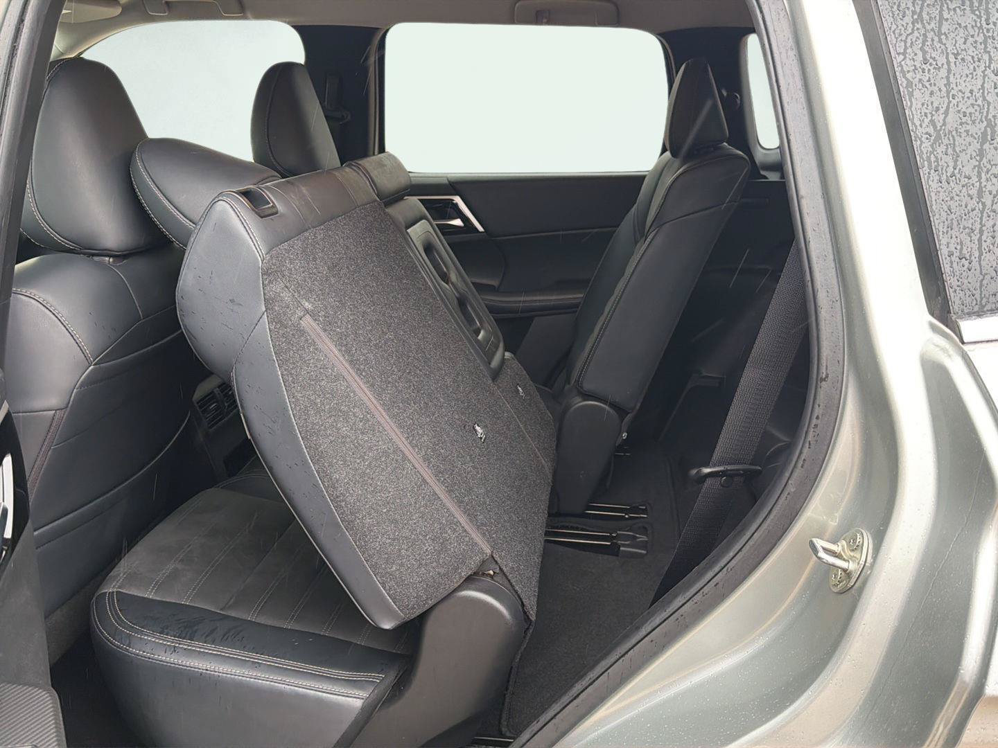 Used 2024 Mitsubishi Outlander SE FWD image 30