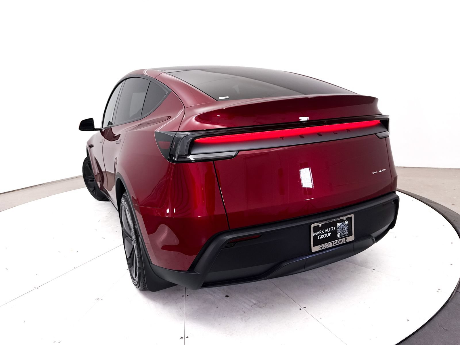 Used 2026 Tesla Model Y Long Range AWD/4WD image 8
