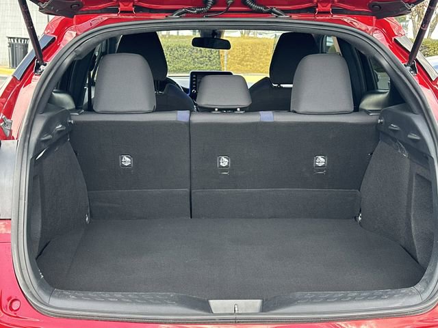 Certified 2022 Toyota C-HR XLE image 5