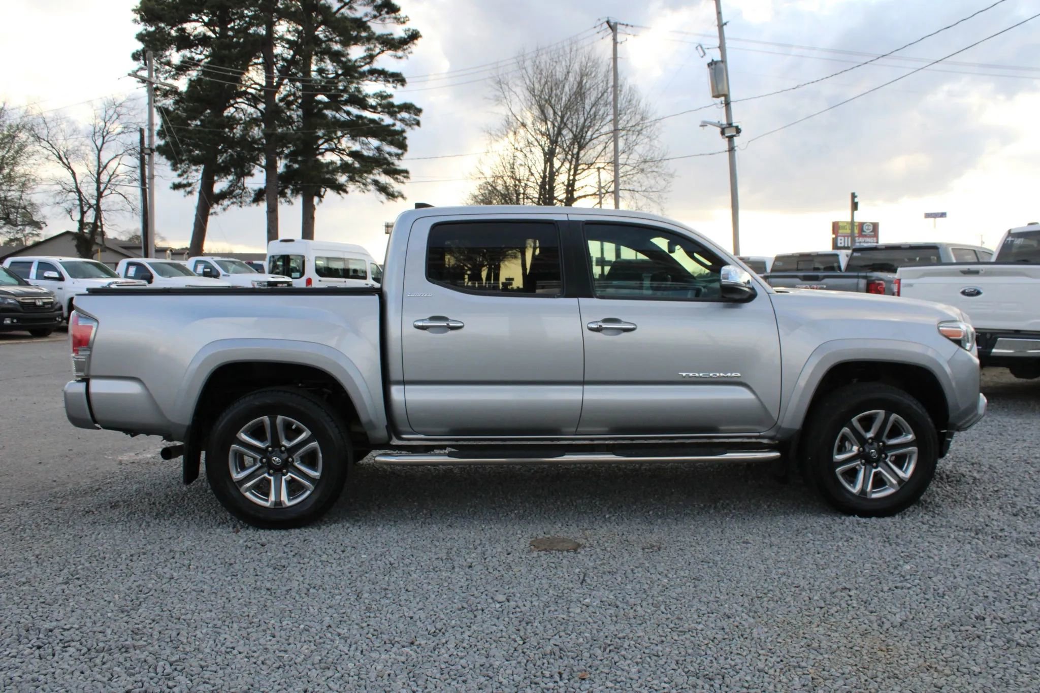 Used 2018 Toyota Tacoma Limited image 6