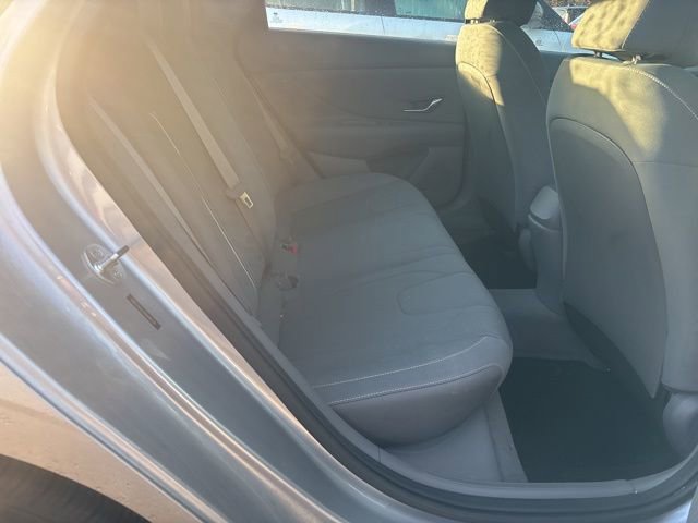 Used 2022 Hyundai Elantra SEL w/ Convenience Package image 8