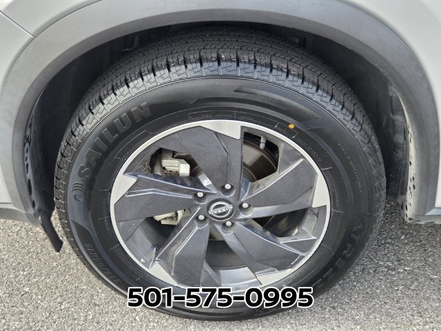 Used 2024 Nissan Rogue SV FWD image 20