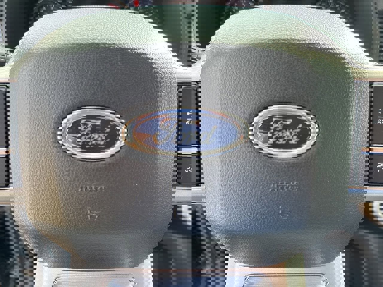 Used 2024 Ford Expedition XLT image 27