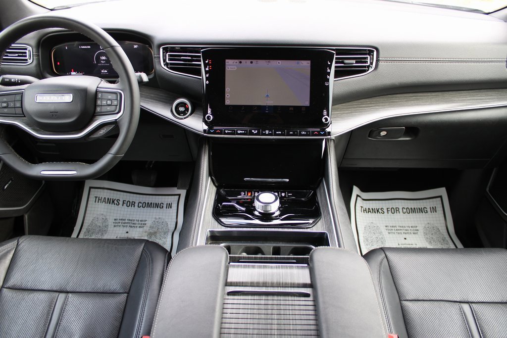 Used 2024 Jeep Wagoneer L Series II w/ Flexible Seating Group image 31