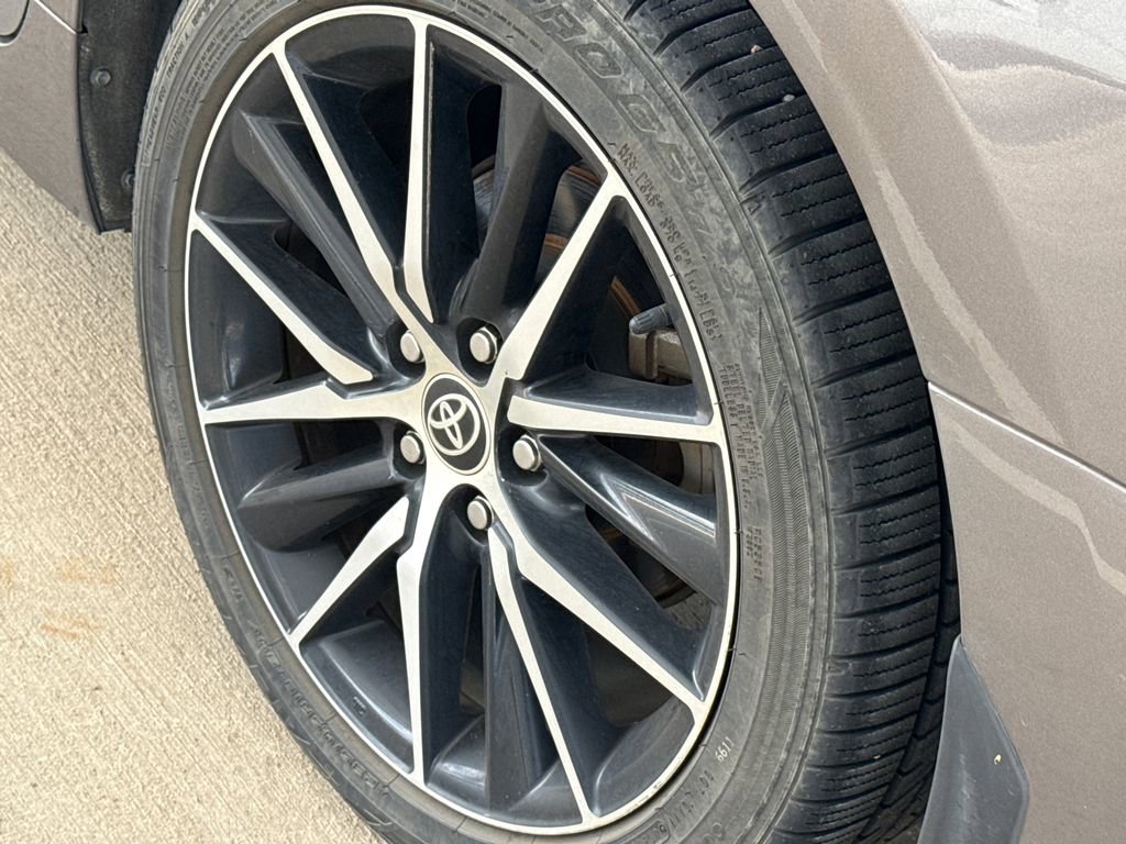 Used 2022 Toyota Camry SE FWD image 9