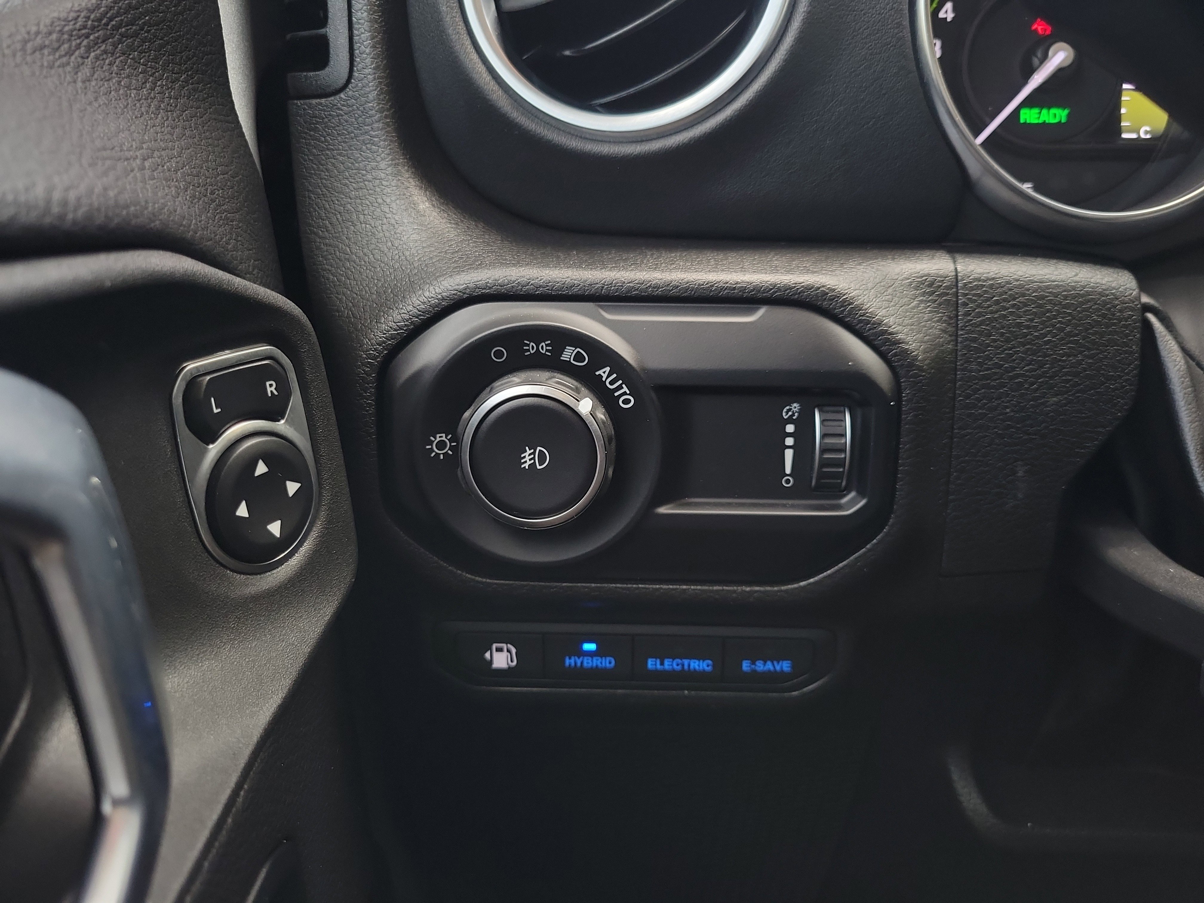 Used 2023 Jeep Wrangler Unlimited Rubicon 4xe AWD/4WD image 28