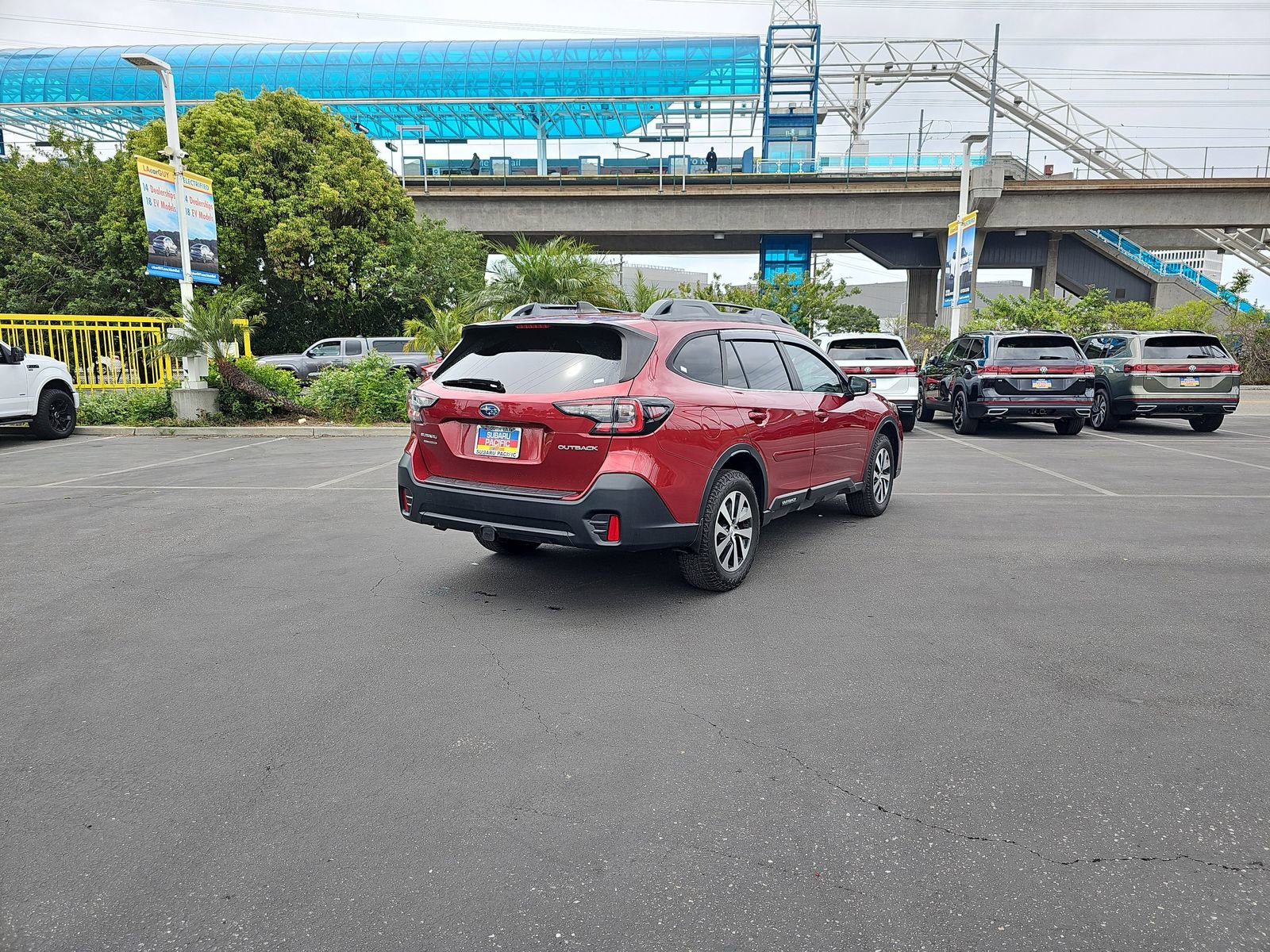 Used 2020 Subaru Outback Premium image 7