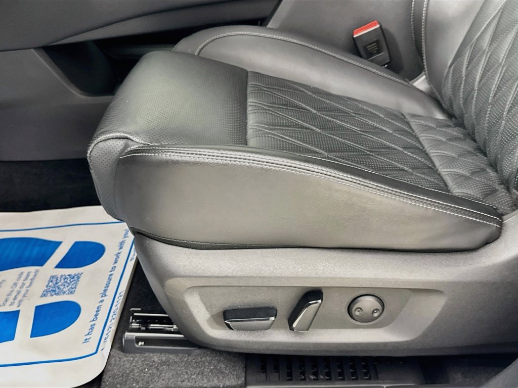 Used 2024 Nissan Rogue Platinum w/ Platinum Premium Package FWD image 23