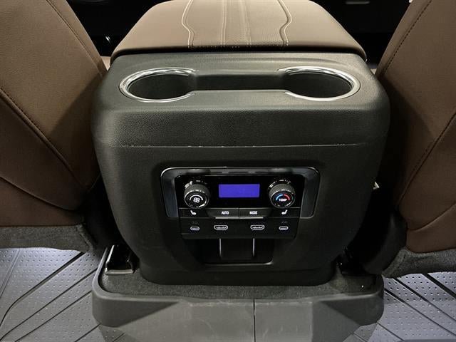New 2026 Chevrolet Suburban High Country AWD/4WD image 29