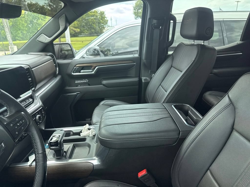 Used 2025 Chevrolet Silverado 1500 High Country w/ High Country Premium Package AWD/4WD image 21