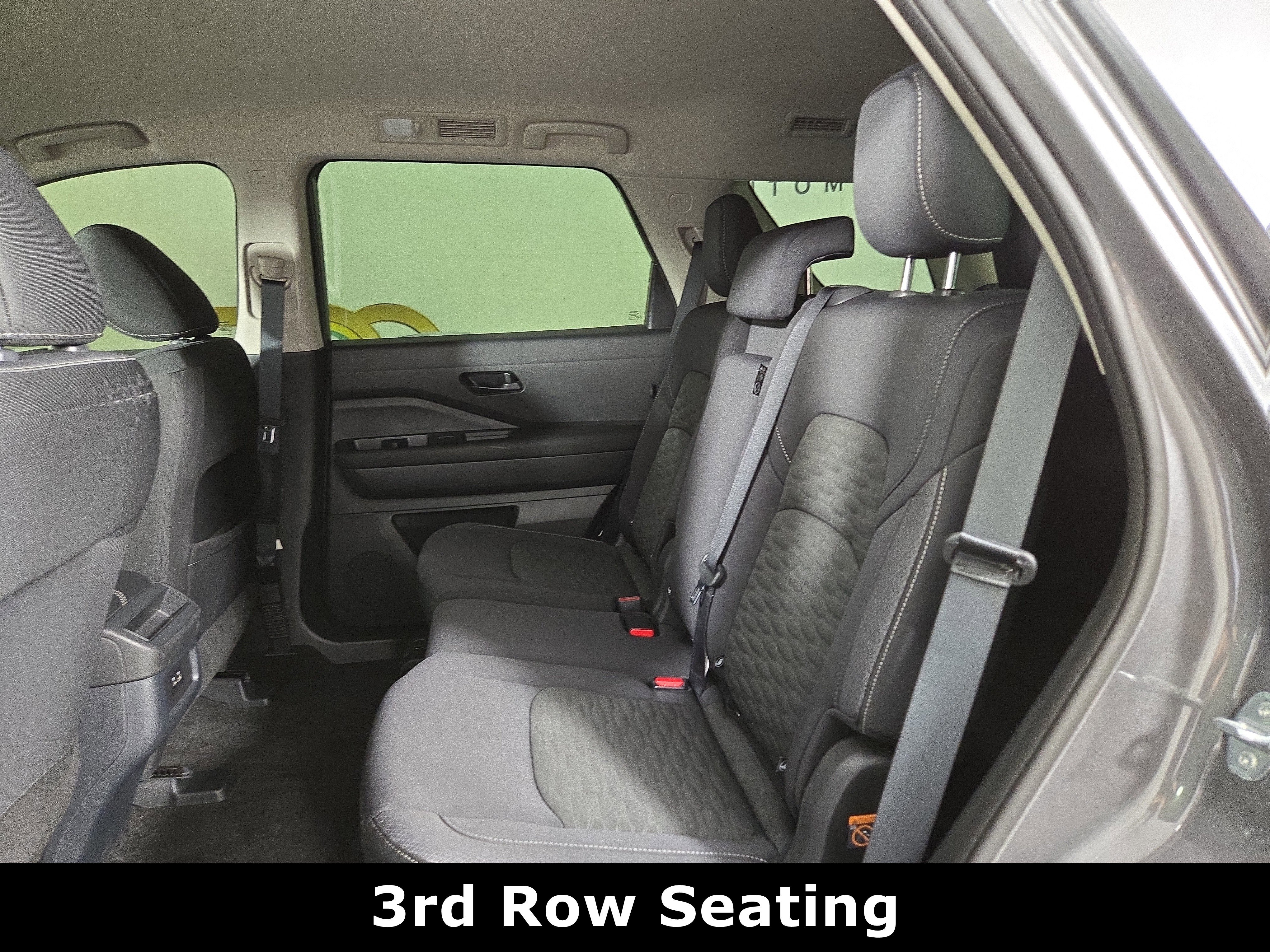 Used 2024 Nissan Pathfinder S image 11