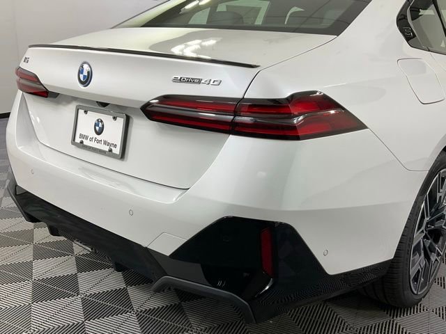 Used 2024 BMW i5 eDrive40i w/ M Sport Package RWD image 7