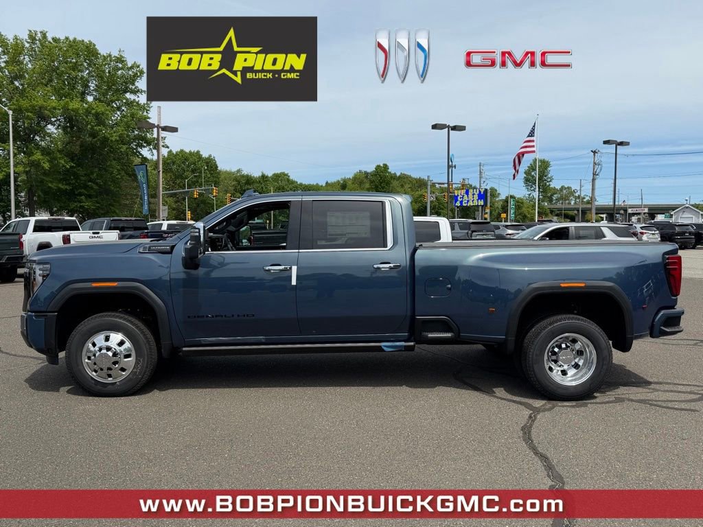 New 2026 GMC Sierra 3500 Denali Ultimate w/ LPO, Black Badging Package AWD/4WD image 2