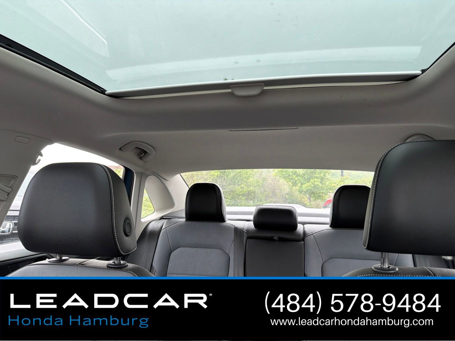 Used 2025 Volkswagen Jetta SE FWD image 21