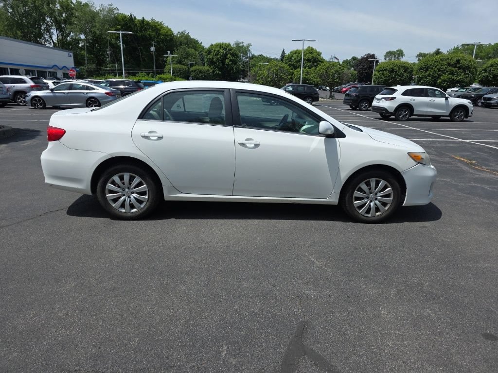 Used 2013 Toyota Corolla LE FWD image 9