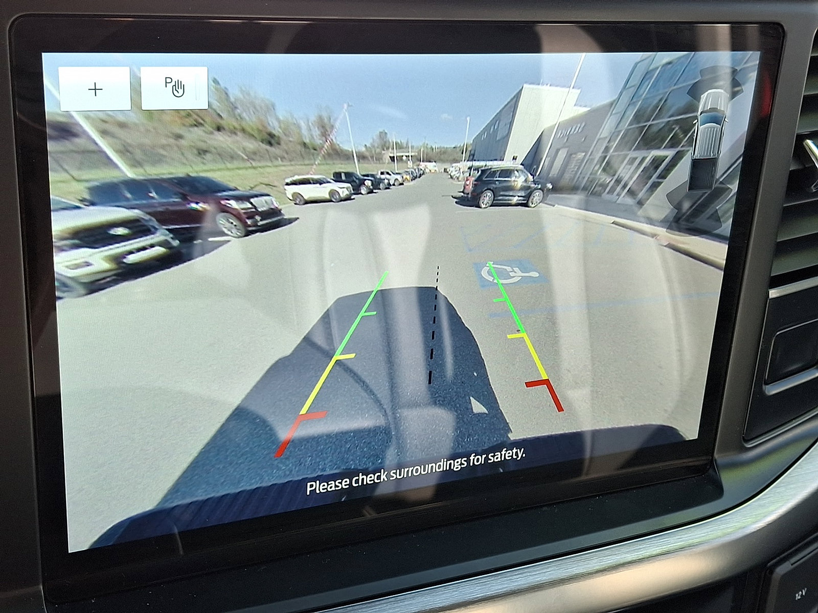 Certified 2022 Ford F150 Lariat w/ Equipment Group 502A High image 19