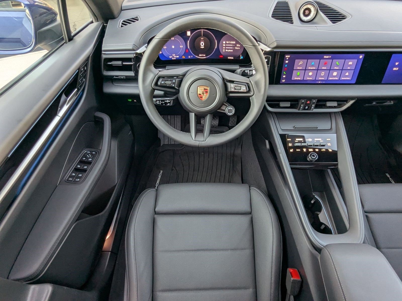 New 2025 Porsche Macan 4 Electric image 15